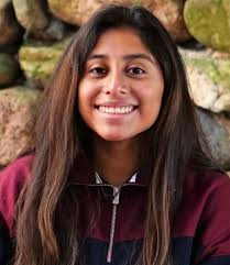 21 seniors receiving MLK scholarships for books