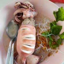.bakso lobster yang viral juga menyediakan bakso bakso seafood lainya seperti bakso gurita, bakso kepiting dan masih banyak lagi, kuah bakso di sini sangat istimewa karena kuah full cabe jadi siap2 mulut nyembur api untuk harga bakso lobster sendiri cuma 40 ribu sampai 45 tergantung ukuran buka. Mmfusvhmx 7brm