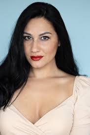 Tara George's Instagram, Twitter & Facebook