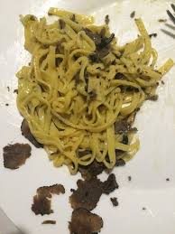 250 g tagliolini freschi 1 tartufo bianco 8 punte di asparagi fresche o surgelate 1 cucchiaino di burro 1 uovo 4 cucchiai di ingredienti: Tagliolini Al Tartufo Nero Locale E Burro Di Normandia Picture Of Ristorante Il Bocconcino Bagnoregio Tripadvisor