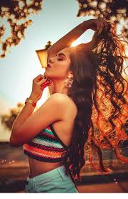 Hairstyle And Makeup Photoshoot Miladies Net Fashion Photography Poses Girl Photography Poses Portrait Photography Poses