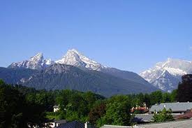The historic kehlsteinhaus (eagle's nest) can be reached in 20 minutes. Sattler Albert U Brigitte Pension Haus Am Berg In Berchtesgaden In Das Ortliche
