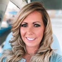 Ellen Hamacher's Instagram, Twitter & Facebook