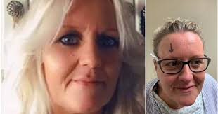 Inspiring models share their brave breast cancer…