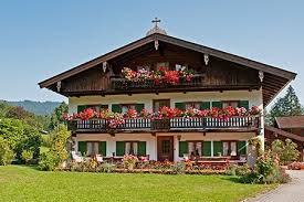 Das haus liegt am ende einer sackgasse in wunderschöner hanglage, umgeben von wiesen und wäldern es bietet einen atemberaubenden blick über den tegernsee und die umliegenden berge. Haus Pletscherer Ferienwohnung In Kreuth Am Tegernsee