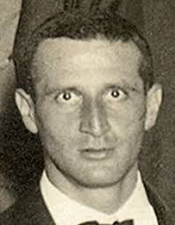 Dora Grimm's Instagram, Twitter & Facebook