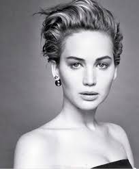 Even though jennifer lawrence has chopped off the majority of her hair, her styling options are about to get so much more interesting. Jennifer Lawrence S Grown Out Pixie Hair Cut Vogue Vogue