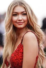 You will look very chic with this hairstyle that is very compatible with fat and round face shape. 40 Different Hairstyles For Fat And Chubby Face Women 2021