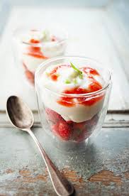 Dessert Cremeux Aux Fruits Rouges Et A L Eau De Rose Recept