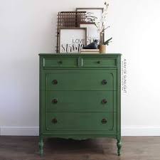 The only paint with a smooth matte finish without waxing. Emerald Green Chalk Paint Furniture Novocom Top