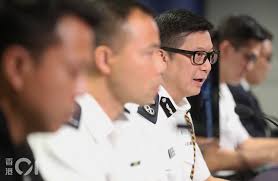 警方今日（2 日）公布去年整體治安情況。數據顯示， 2020 年總體罪案較 2019 年上升 6.8％，達 63,232 宗，當中主要因詐騙案上升 7,000 多宗。警務處處長鄧炳強稱，相信部分罪案升幅是由於警方需分散警力處理反修例案件，令警力. è­¦æ–¹è¨˜è€…æœƒ å‚³å€Ÿç´€å¾‹éƒ¨éšŠäººæ‰‹é„§ç‚³å¼· ä»»ä½•åŠ©åŸ·æ³•æŽªæ–½éƒ½è€ƒæ…® é¦™æ¸¯01 ç¤¾æœƒæ–°èž