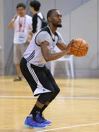 Kemba walker is an american guard on the boston celtics and primarily wears air jordan 34s and retro 10s shoes. Buy Kemba Walker Basketball Shoes Cheap Online