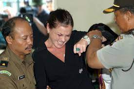 Endonezya'nın bali adasında kerobokan hapishanesinde dokuz yıl hapis yattı. Schapelle Corby Drug Claims Media Circus And The Family Saga That Gripped A Nation Abc News Australian Broadcasting Corporation