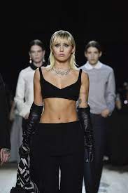 The singer appeared on the howard stern. Miley Cyrus Walks In Marc Jacobs F W 2020 Fashion Show