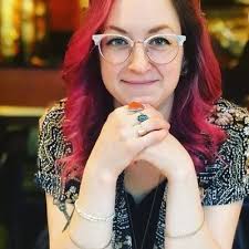 Kelly Hanning's Instagram, Twitter & Facebook