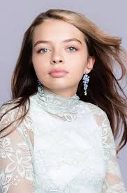 How to get my daughter into modeling?