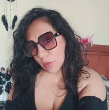 Yo tratando de visualizar si el del fondo es Abel Pintos y éstos 3 me tapan  todo 🤔🤔