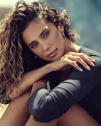 Dani Diamond Photography added...