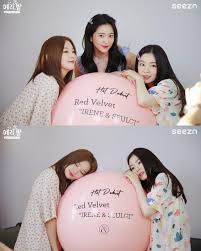 Seulgi, irene] 내 움직임은 특이해 평범치 않아 1 2 5 to 7 난 어둠 속의 dancer 온몸 뚝뚝 꺾어 침대 가까이. 200713 Seezn Twitter Update With Irene Seulgi And Yeri For Yeri S Room Red Velvet