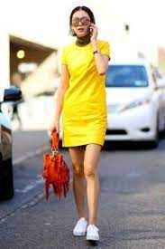 Black And White Were The Street Style Colors Of Choice On The Last Day Of Nyfw Combinar Vestido Amarillo Vestido Amarillo Semana De La Moda