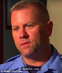 消防隊員被迫緊急接生小女嬰，但他卻沒想到接下來會成為這名女嬰的爸爸！