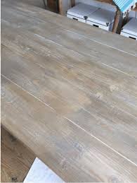 How To Get A Diy Weathered Wood Finish Honeybear Lane Weathered Wood Finish Weather Wood Diy Weathered Wood