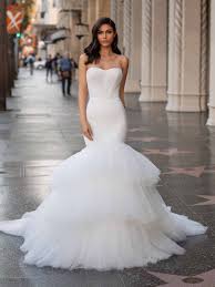 Mode von tian van tastique, mothwurf, meindl, mirabell salzburg, dubarry, luis trenker und mehr! Pronovias Brautkleid Saint Aus Der Cruise Collection 2021