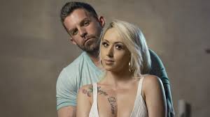 Foto Beradegan Seks Didepan Pasangan Sendiri, 2 Bintang Porno Rasakan Ini