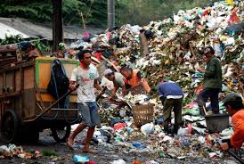 Ia membuang pakaian dalam miliknya ke tong sampah sebagai upaya menjauhkan dari kesialan. Jumlah Tempat Sampah Di Pasar Tradisional Masih Minim Republika Online