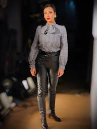 أزياء وفساتين رضوى الشربيني ما رأيك بها مجلة سيدتي رضوى الشربيني تعتبر واحدة من أشهر مقدمات البرامج في الوطن العربي وعلى حسابه Fashion Leather Pants Pants