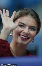 Alina kabaeva hasn't been seen in public since 2018, allegedly disappearing after giving birth to twins. Vladimir Putin S Lover Disappears After Giving Birth To Twins In Moscow Last Year Fr24 News English