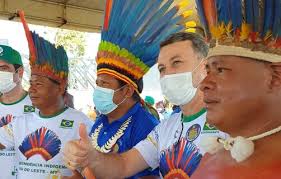 Xavantes dão início à colheita do arroz