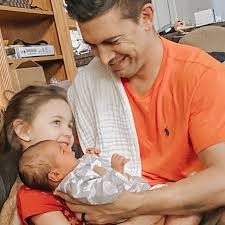 Happy Father's Day to our favorite guy!! 🥰 So thankful these 5 kiddos have  you as their daddy and that I get do parenting with you! Thank you for  being so wonderful.