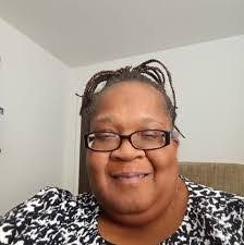 Edna Hursey's Instagram, Twitter & Facebook