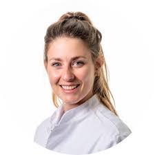 Heena Tyagi's Instagram, Twitter & Facebook