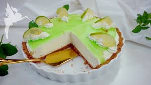 Aber deswegen auf ein stück kuchen am sonntag nachmittag verzichten? Limetten Frischkase Kuhlschrank Torte Nobake Torte Mit Limette Frischkase Kuchenfee Youtube