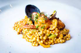 Ricette primi minestra, minestrone, zuppa, crema e passata, pasta fresca e pasta secca, riso, risotto, polenta e gnocchi.i primi piatti della cucina tradizionale italiana sono moltissimi, generalmente suddivisi in due grandi categorie: Fregola Ai Frutti Di Mare La Ricetta Estiva Sarda Di Palau