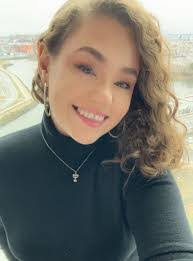 Erin Engelhardt's Instagram, Twitter & Facebook