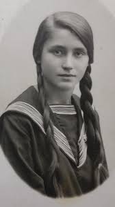 My great-grandmother Olga Mittelbach (née Medina) around 1904 with 5 of her  kids mouring the death of her husband, a photo to be sent from Santiago del  Estero in Northwestern Argentina,to her