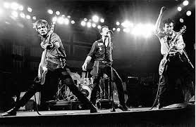 The Clash Should I Stay Or Should I Go Lyrics The Clash Should I Stay Or Should I Go Another Awesome Song Avec Images Le Choc Rock Guitare Rock