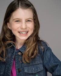 Essie Barrett's Instagram, Twitter & Facebook