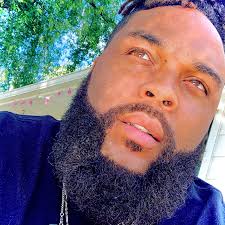 This Lightning McQueen Mustang looks like it's ready to be in a live action  version of the movie. Via: dip_stang