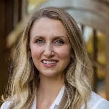 Jaclyn Hess's Instagram, Twitter & Facebook