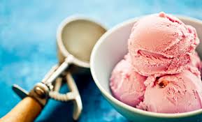 Come preparare il gelato alla fragola con gelatiera. Gelato Alla Fragola Fatto In Casa La Ricetta Da Preparare Anche Senza Gelatiera Leitv