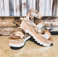 4.5 out of 5 stars. Page 6 Boutique These Rose Gold Platform Sandals By Steve Madden Are Seriously A Summer Must Have Shoppage6 Stevemadden Shoes Sandals Platforms Rosegold Summer Summervibes Fashion Style Ootd Love