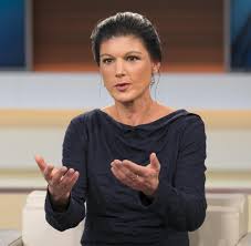 Er kennt sich nicht nur mit elegantem zwirn aus und hat diverse modelinien kreiert: Sahra Wagenknecht Ich Sah Fremdlandisch Aus Kinder Haben Mich Gehanselt Welt