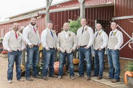 A Fall Barn Wedding At Elliott Farms In Paducah Kentucky By Rachael Houser Photography Fall Barn Wedding Kentucky Wedding Paducah