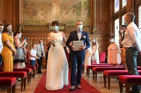 Miss audomarois pour miss nord pas de calais. A La Mairie De Calais Les Mariages Se Font Masques
