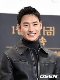 His zodiac animal is rat. Lee Je Hoon