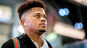 Jun 14, 2021 · jamaican football star leon bailey is certainly enjoying being a father. Bundesliga Leon Bailey Happy To Have Turned Down English Premier League For Bayer Leverkusen